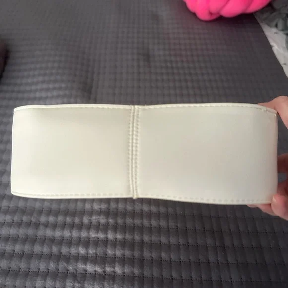 a new day Beige Woven Shoulder Bag with White Trim - Picture 4 of 4